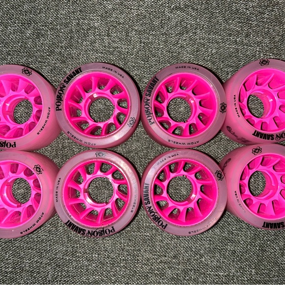 Atom Poison Savant Roller Skate (8) - Picture 2 of 3